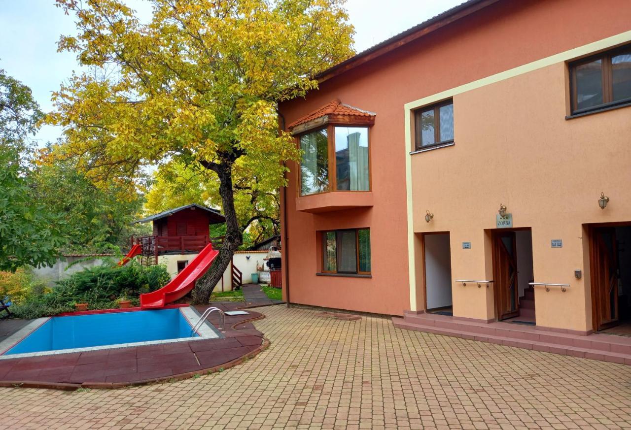 Villa Zorba Бухарест Экстерьер фото